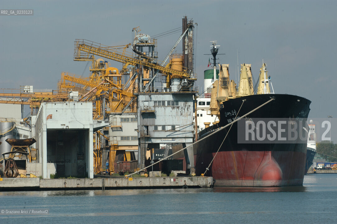 VENEZIA SETTEMBRE 2005 - PORTO MARGHERA -  THE VENICE HARBOUR ©Graziano Arici/Rosebud2 PORTO COMMERCIALE