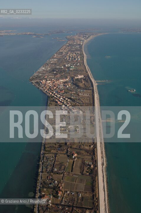 VENEZIA 03/02/06 - FOTO AEREEA DEL LITORALE DI VENEZIA DI PELLESTRINA  ©Graziano Arici/Rosebud2 GEO