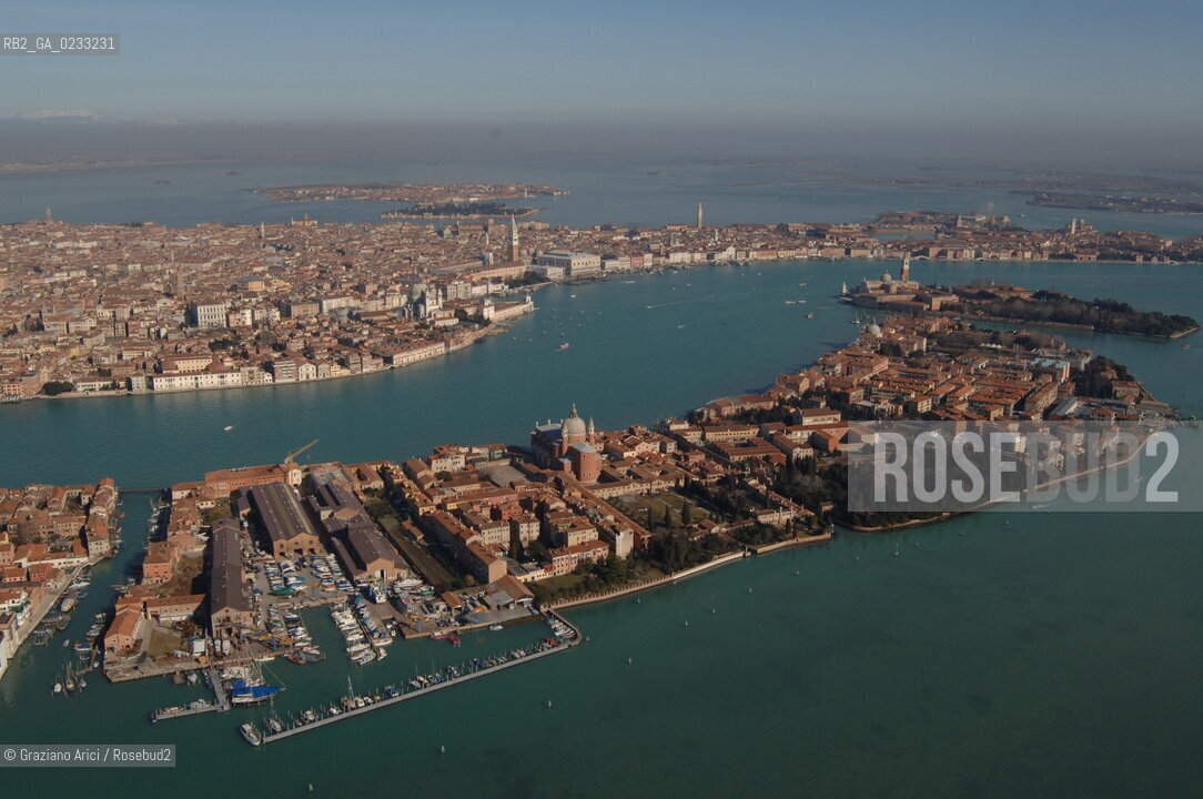 VENEZIA GENNAIO 2006 -FOTO AEREA DI VENEZIA CON LISOLA DELLA GIUDECCA  @ Graziano Arici/Rosebud2
