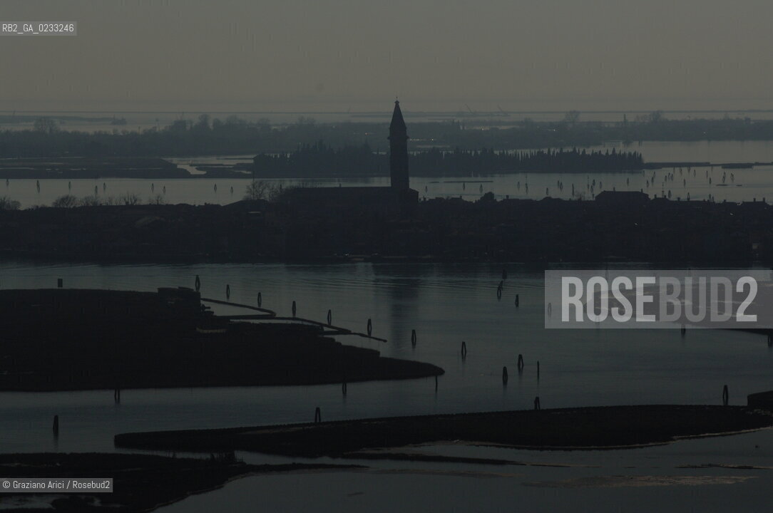 VENEZIA GENNAIO 2006 -FOTO AEREA DELLISOLA DI BURANO  @ Graziano Arici/Rosebud2 LAGUNA
