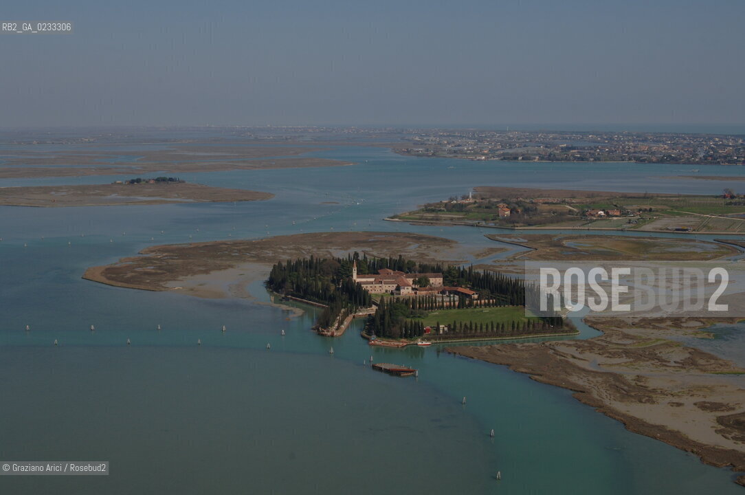VENEZIA APRILE 2006 - FOTO AEREA DELLISOLA DI S.FRANCESCO NEL DESERTO NELLA LAGUNA DI VENEZIA ©Graziano Arici/Rosebud2
