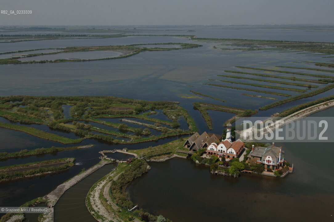 VENEZIA 25 MAGGIO 2006 - FOTO AEREA DELLE VALLE DA PESCA DI  VALLE ZAPPA ©Graziano Arici/Rosebud2 BARENA LAGUNA