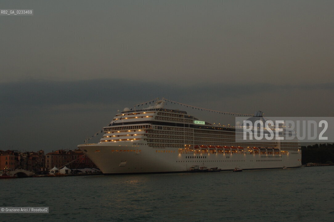 VENICE 29 JULY 2006 - THE LAUNCHING OF THE LINER MSC MUSICA OF MSC CROCIERE ©Graziano Arici/Rosebud2 VENEZIA NAVE CROCIERA TRANSATLATICO