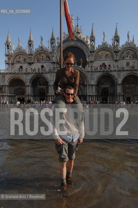 VENEZIA 24 OTTOBRE 2006 - ALTA MAREA IN PIAZZA S.MARCO @ Graziano Arici/Rosebud2 TURISMO ACQUA ALTA