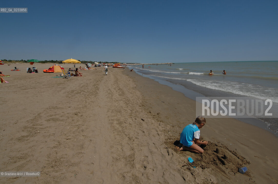 VENEZIA 1/08/2007 - LITORALE DEL CAVALLINO  ©Graziano Arici/Rosebud2 SPIAGGIA DUNE MARE