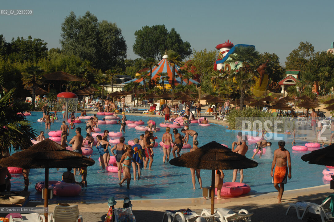 VENEZIA 1/08/2007 - LITORALE DI JESOLO ACQUALANDIA ©Graziano Arici/Rosebud2 SPIAGGIA ACQUA PISCINA