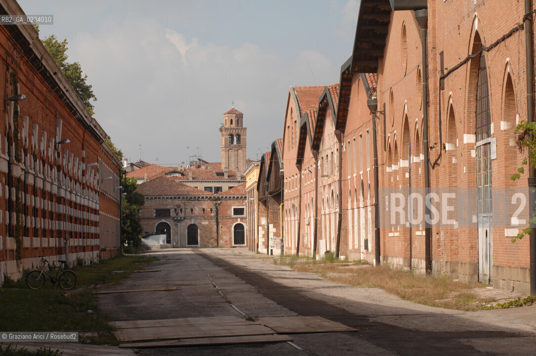 VENEZIA 25 SETTEMBRE 2007  - ARSENALE DI VENEZIA : PORTA DI TERRA, DARSENA VECCHIA BUCINTORO, CANALE DELLE GALEAZZE, STRADE CAMPAGNA, PIAZZALE DELLIMPERO ©Graziano Arici/Rosebud2 ARCHEOLOGIA INDUSTRIALE
