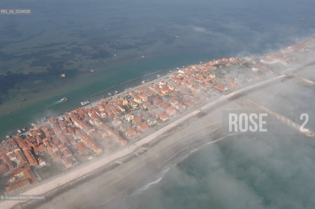 VENEZIA 13/03/08 FOTO AEREE DI PELLESTRINA CON LA NEBBIA ©Graziano Arici/Rosebud2 LIDO
