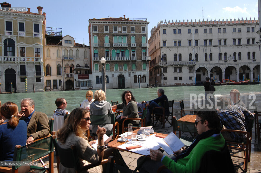 VENEZIA APRILE 2008 - RIALTO CAMPIELLO BELLA VIENNA APERITIVO E SPRITZ RISTORANTE NARANZARIA ©Graziano Arici/Rosebud2 GASTRONOMIA OSTERIA