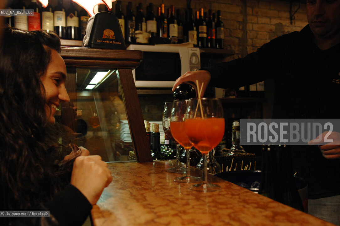 VENEZIA APRILE 2008 - RIALTO CAMPIELLO BELLA VIENNA APERITIVO E SPRITZ BAR AL MARCA©Graziano Arici/Rosebud2 GASTRONOMIA OSTERIA