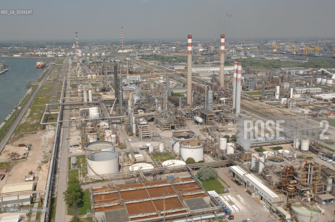 VENEZIA 9/5/08 FOTO AEREE DELLE INDUSTRIE A PORTOMARGHERA ©Graziano Arici/Rosebud2