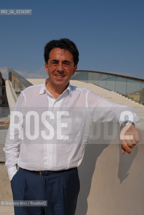 VENICE 2/09/08 - THE ARCHITECT SANTIAGO CALATRAVA DESIGNER OF THE NEW 4TH BRIDGE ON GRAND CANAL IN VENICE   © MARTA BUSO/ARICI/GRAZIANERI ARCHITETTO ARCHITETTURA PONTE