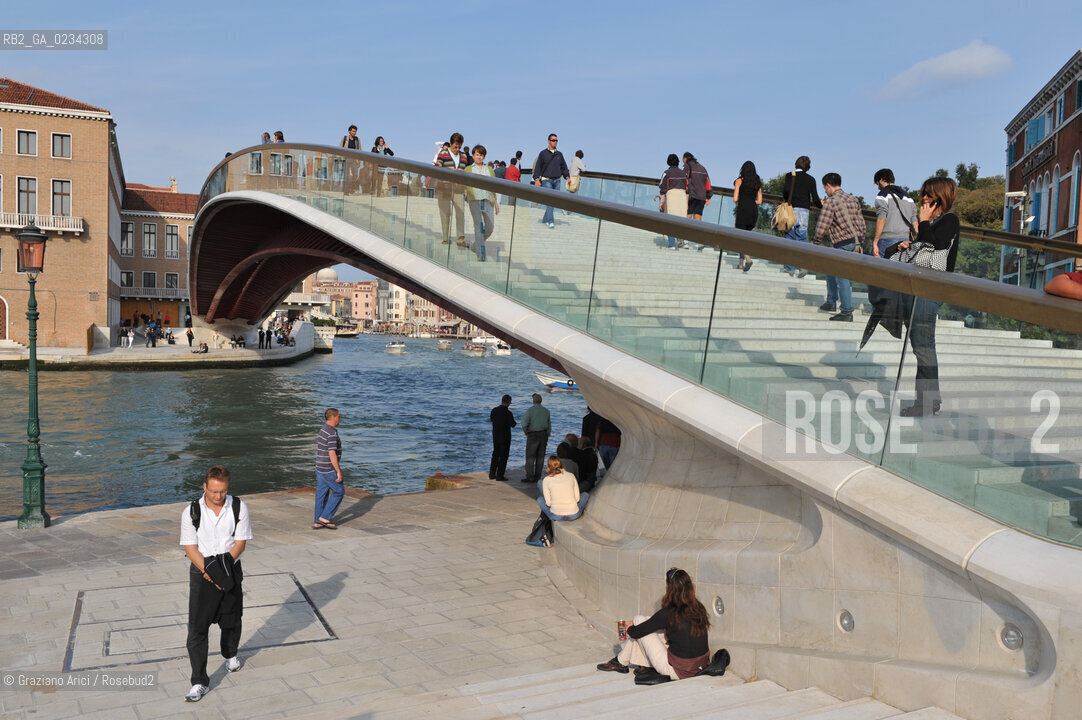 VENICE 11/9/08 THE NEW BRIDGE ON THE GRAND CANAL DESIGNED BY THE ARCHITECT SANTIAGO CALATRAVA ©Graziano Arici/Rosebud2 PONTE CANAL GRANDE.