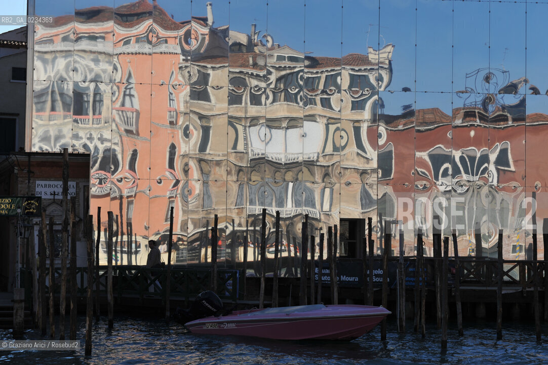 VENEZIA SETTEMBRE 2008 - CANAL GRANDE E SPECCHIO ©Graziano Arici/Rosebud2 SPECCHIO