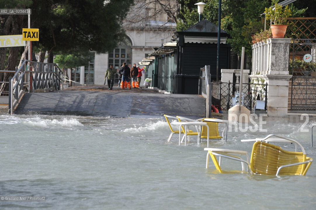 VENEZIA 1/12/08 - ALTA MAREA A VENEZIA ©Graziano Arici/Rosebud2 ACQUA ALTA