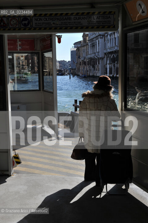VENEZIA FEBBRAIO 2009 IMBARCADERO ACTV ©Graziano Arici/Rosebud2