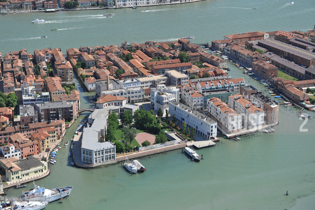 VENEZIA 28/05/09 - FOTO AEREE DELLISOLA DELLA GIUDECCA ©Graziano Arici/Rosebud2 CONSORZIO VENEZIA NUOVA LAGUNA
