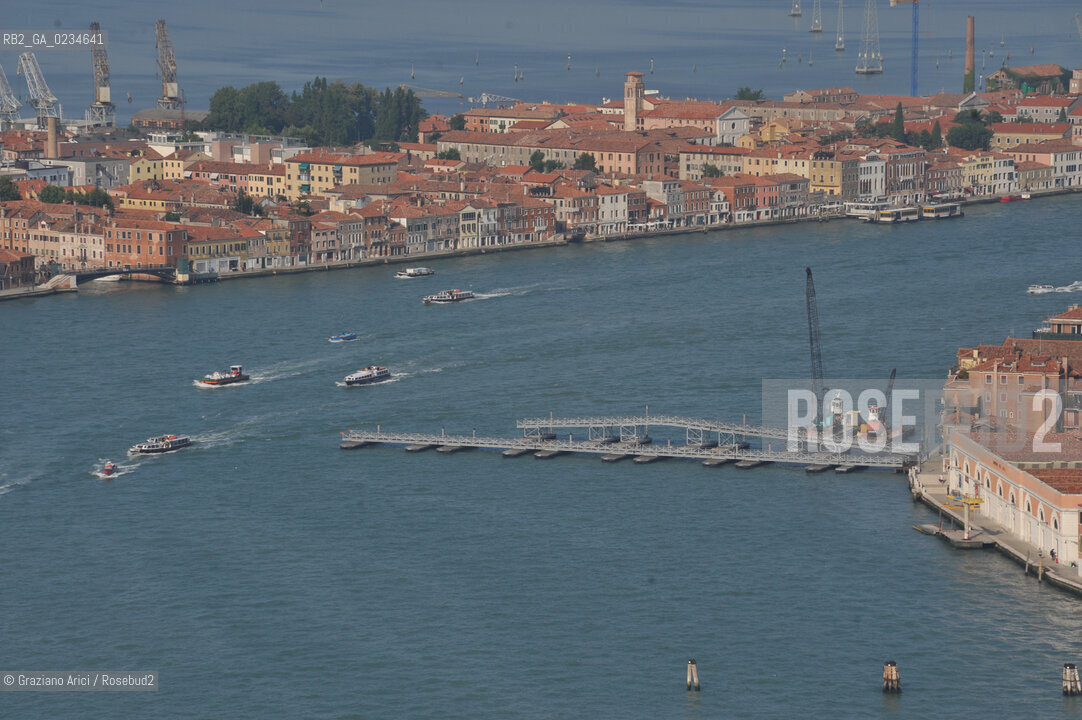 VENEZIA LUGLIO 2009 - FOTO AEREE DELLA COSTRUZIONE DEL PONTE DEL REDENTORE SUL CANALE DELLA GIUDECCA ©Graziano Arici/Rosebud2