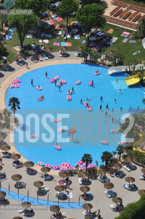 VENEZIA LUGLIO 2009 - FOTO AEREA DEL PARCO DI ACQUALAND A JESOLO ©Graziano Arici/Rosebud2 PISCINA