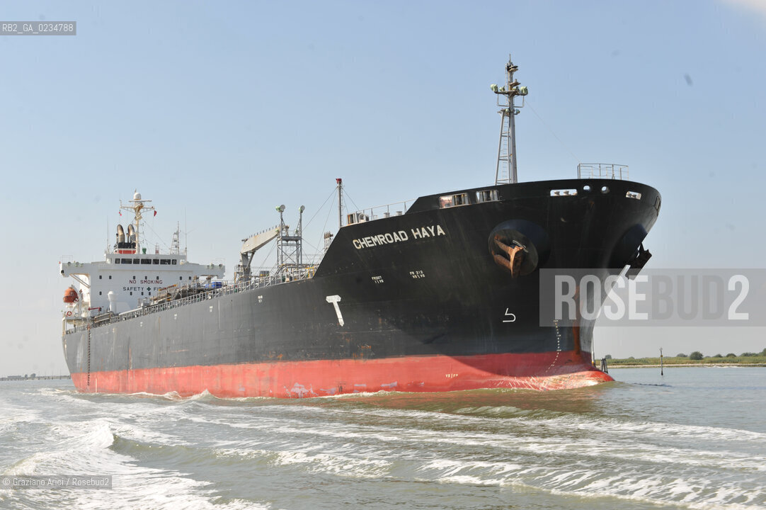 VENEZIA 2009 - CANALE DEI PETROLI ©Graziano Arici/Rosebud2 BARCA NAVE