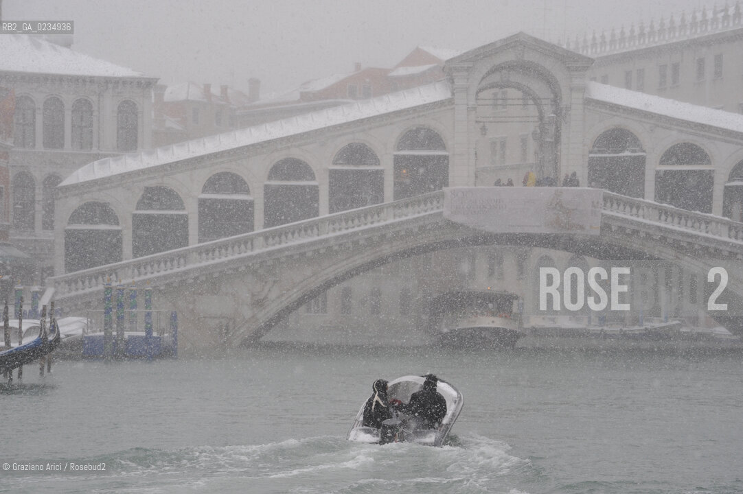Venice december, 19th 2009 - A stormy snow in Venice ©Graziano Arici/Rosebud2 neve venezia canale rialto