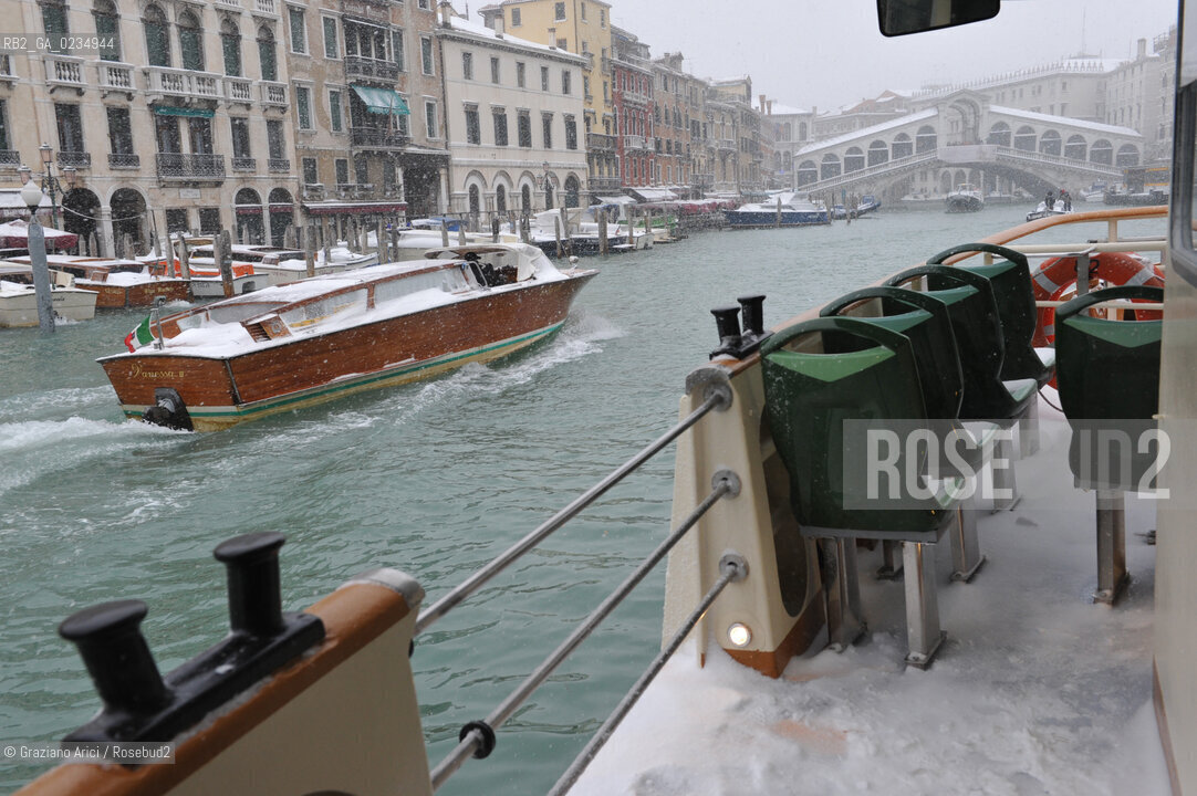 Venice december, 19th 2009 - A stormy snow in Venice ©Graziano Arici/Rosebud2 neve venezia canale rialto