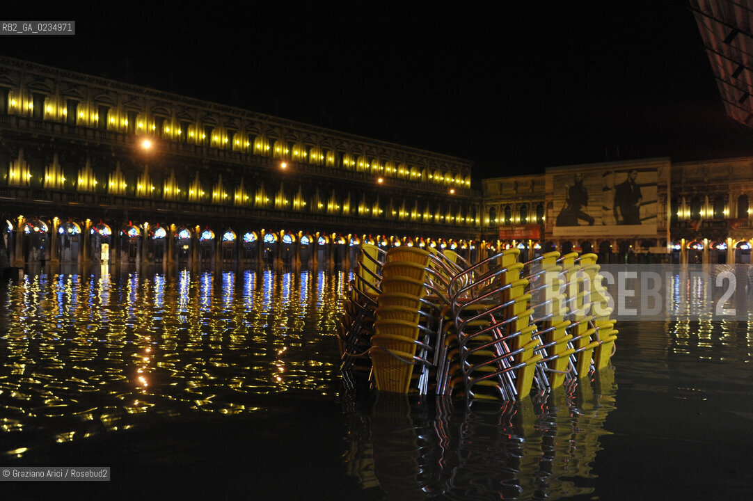 Venice december, 25th 2009 - Exceptional high tide of 1,45 m in Venice during the Christmas night at 4 a.m. ©Graziano Arici/Rosebud2 acqua alta marea
