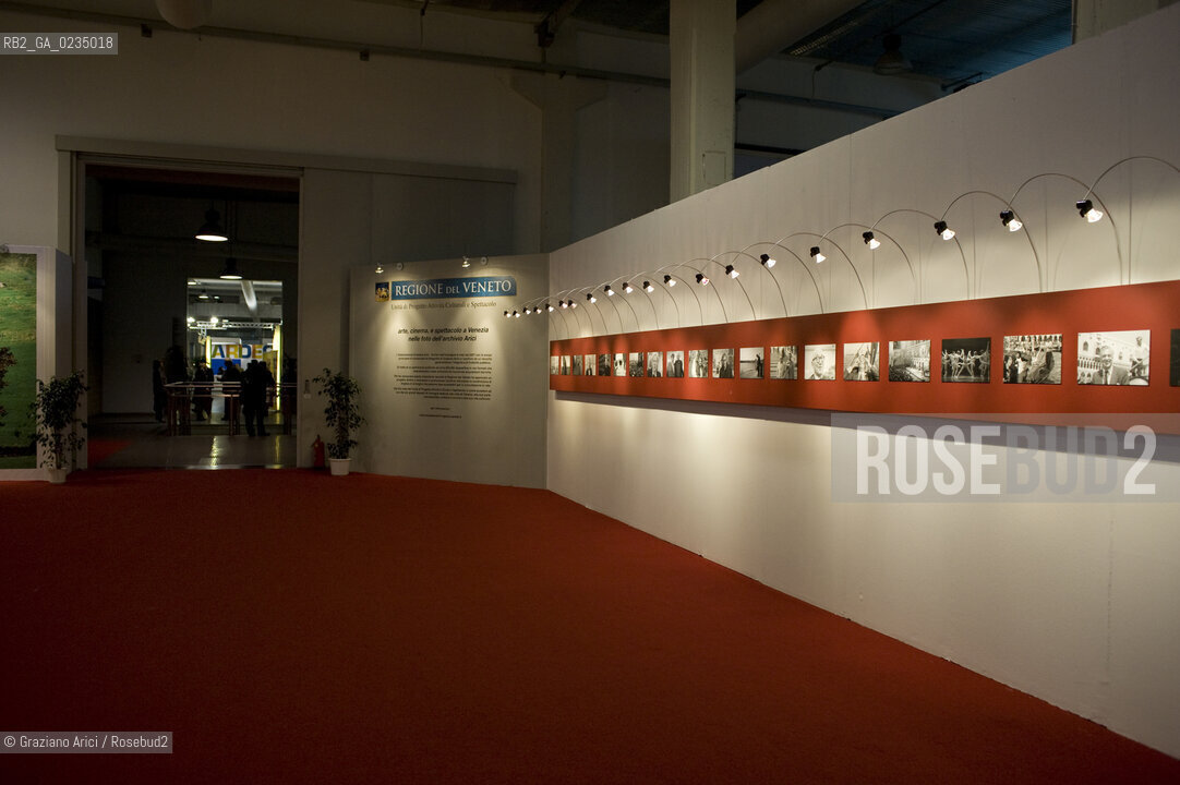 Venezia 12/09 - Mostra di Graziano Arici nello Stand della Regione Veneto al Salone dei Beni Culturali ©Graziano Arici/Rosebud2