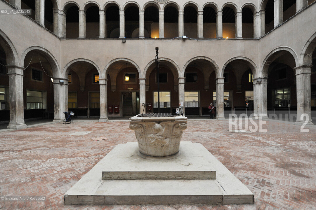 Venice  4/5/10 - The palace Fontego dei Tedeschi - It was the ancient warehouse of the german merchant palazzo ©Graziano Arici/Rosebud2