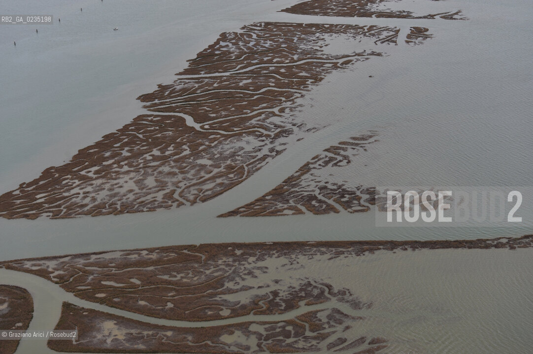 VENEZIA 15 OTTOBRE 2009 - FOTO AEREE DELLE BARENE DELLA LAGUNA DI VENEZIA ©Graziano Arici/Rosebud2 AEREA