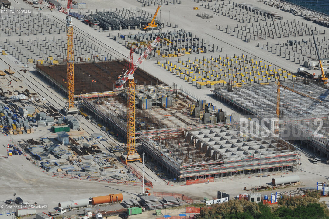 Venice 9/6/10 - Visit of the Veneto Region President Luca Zaia to the Mose system against the High Tide in Venice:  Aerial view over the Works on the Malamocco inlet  foto aeree bocca di porto ©Graziano Arici/Rosebud2