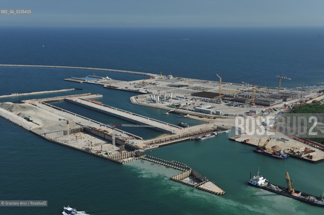 Venice 9/6/10 - Visit of the Veneto Region President Luca Zaia to the Mose system against the High Tide in Venice:  Aerial view over the Works on the Malamocco inlet  foto aeree bocca di porto ©Graziano Arici/Rosebud2