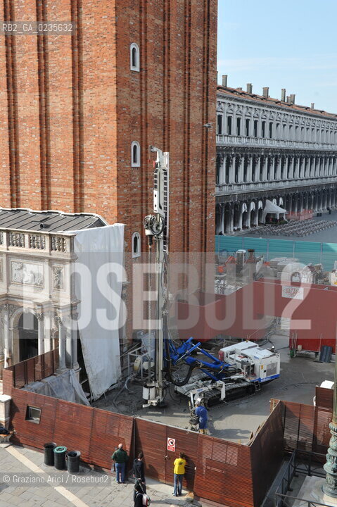 VENEZIA 25/3/10 - CANTIERE PER IL RESTAURO DELLE FONDAMENTA DEL CAMPANILE DI S.MARCO ©Graziano Arici/Rosebud2 CONSORZIO VENEZIA NUOVA