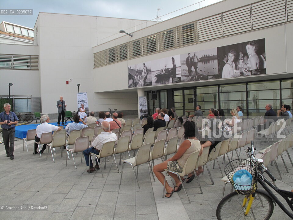 CAORLE 23/7/10 : MOSTRA HEMINGWAY A CAORLE PAOLA PALLIERI GIANNI MORIANI ©Graziano Arici/Rosebud2