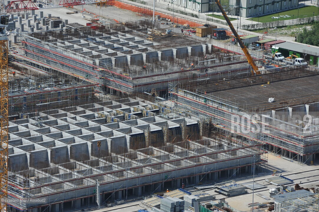 VENEZIA 28/7/10 FOTO AEREE AI LAVORI IN CORSO  PER LA COSTRUZIONE DELLE DIGHE MOBILI ALLA BOCCA DEL PORTO DI MALAMOCCO ©Graziano Arici/Rosebud2
