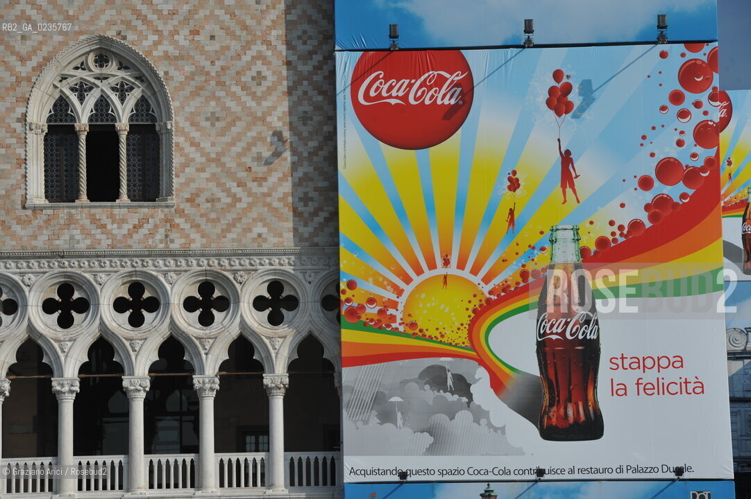 Venice, september 2010 - Publicity over the historic Palaces in Venice sponsor coca-cola ©Graziano Arici/Rosebud2
