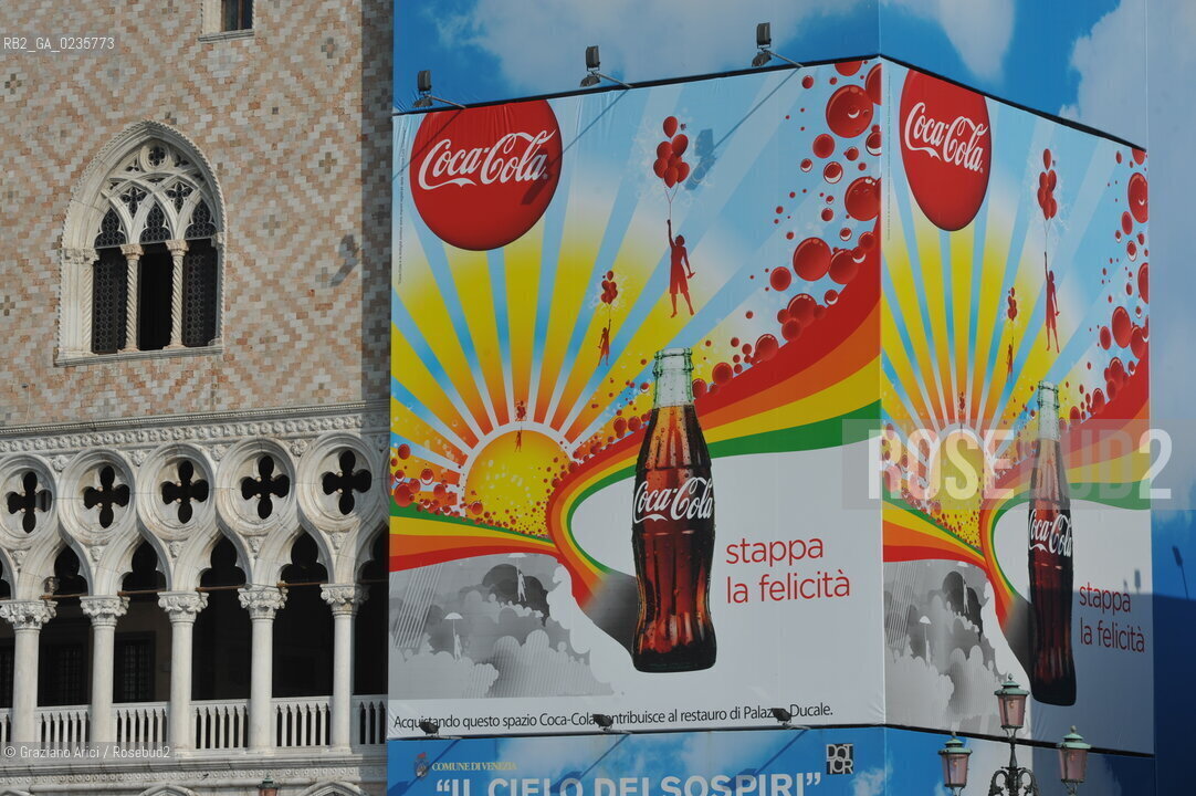 Venice, september 2010 - Publicity over the historic Palaces in Venice sponsor coca-cola ©Graziano Arici/Rosebud2
