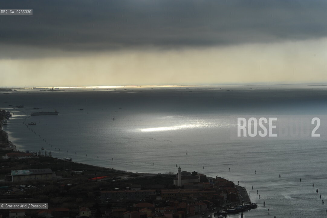VENEZIA 13/12/10 - Venice Lagoon during a storm Foto aerea della laguna durante un temporale ©Graziano Arici/Rosebud2