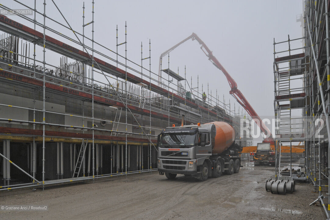 Venezia 9/12/10 - LAVORI IN CORSO ALLA BOCCA DI PORTO DI MALAMOCCO ©Graziano Arici/Rosebud2 CONSORZIO VENEZIA NUOVA