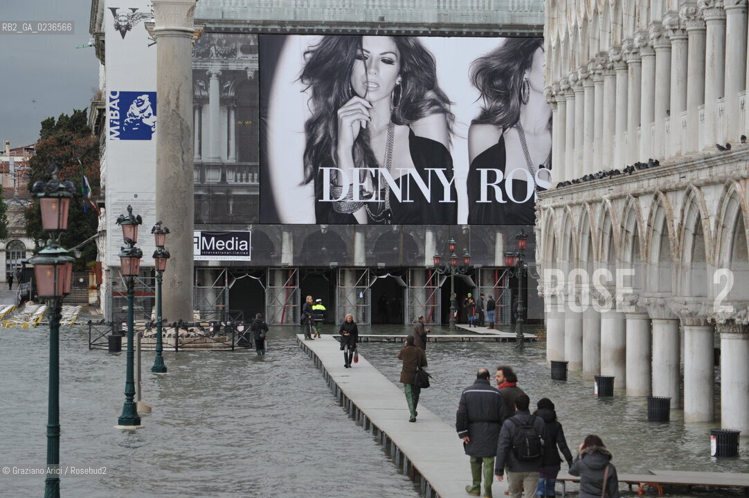 Venice 3/11/10 - High tide in Venice - Alta marea acqua alta ©Graziano Arici/Rosebud2