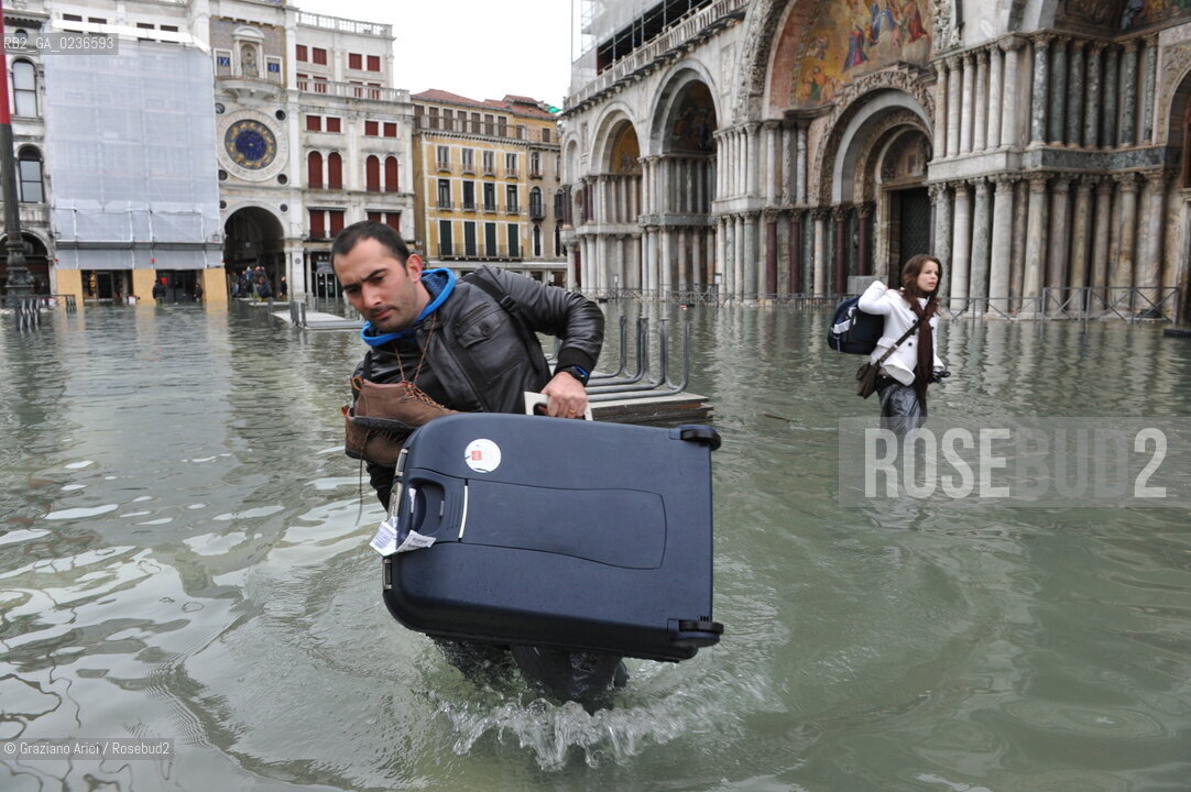 Venice 3/11/10 - High tide in Venice - Alta marea acqua alta ©Graziano Arici/Rosebud2