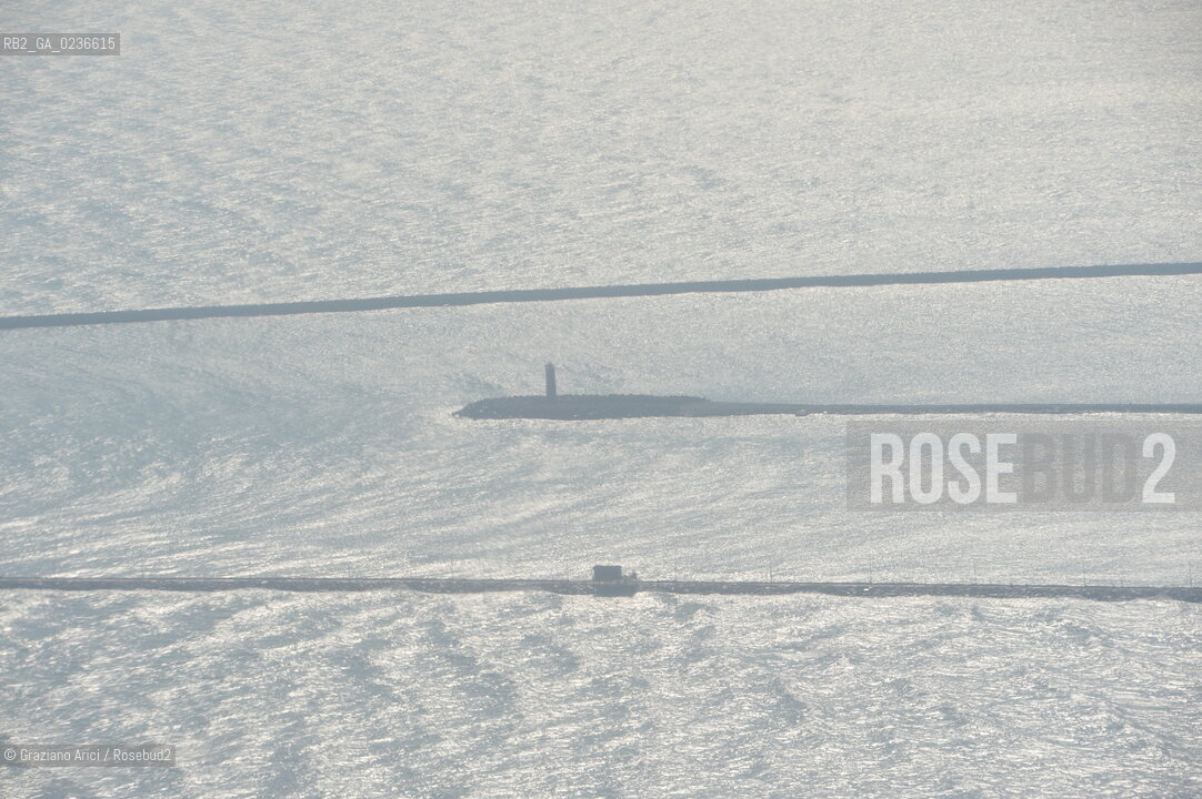VENEZIA 1/2/11 - FOTO AEREE BOCCA DI MALAMOCCO DIGHE ©Graziano Arici/Rosebud2