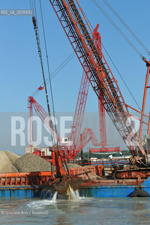 VENEZIA 1/2/11 - LAVORI IN CORSO ALLA BOCCA DI PORTO DI CHIOGGIA ©Graziano Arici/Rosebud2 CONSORZIO VENEZIA NUOVA