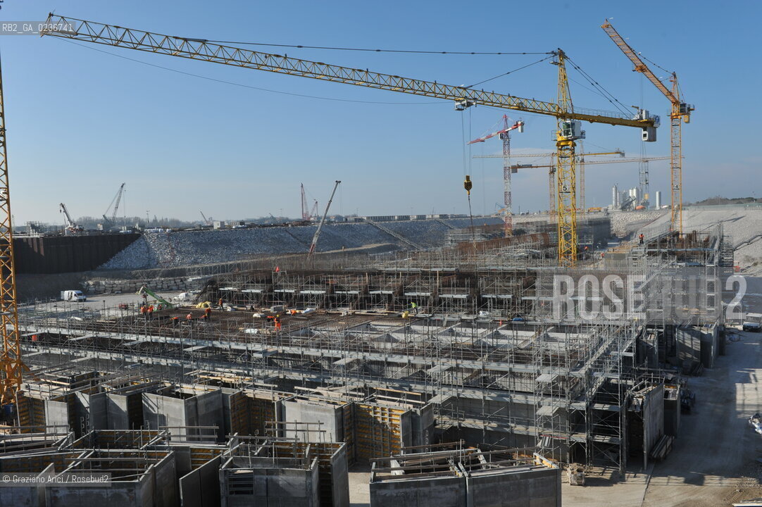 VENEZIA 1/2/11 - LAVORI IN CORSO ALLA BOCCA DI PORTO DI CHIOGGIA ©Graziano Arici/Rosebud2 CONSORZIO VENEZIA NUOVA