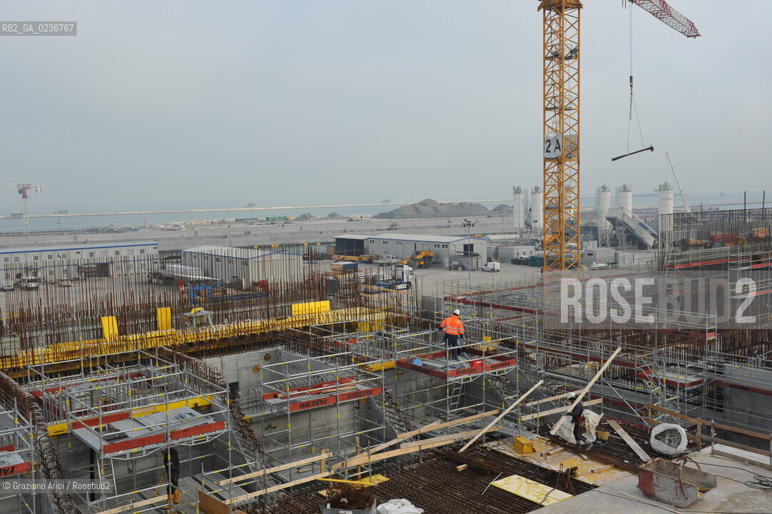 VENEZIA 15/12/10 - LAVORI ALLA BOCCA DI PORTO DI MALAMOCCO SICUREZZA  ©Graziano Arici/Rosebud2  CONSORZIO VENEZIA NUOVA