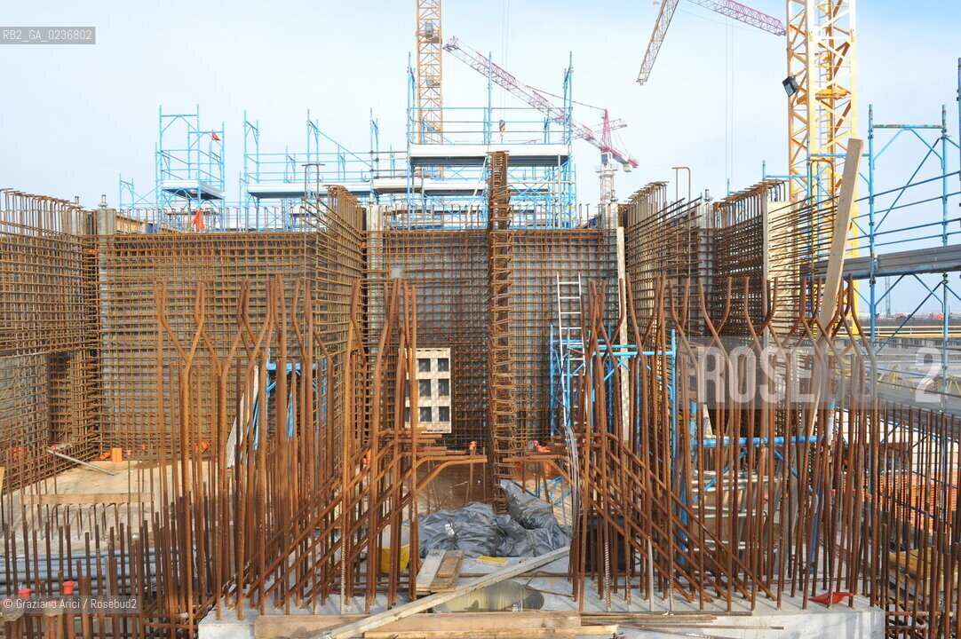 VENEZIA 15/12/10 - LAVORI ALLA BOCCA DI PORTO DI MALAMOCCO SICUREZZA  ©Graziano Arici/Rosebud2  CONSORZIO VENEZIA NUOVA