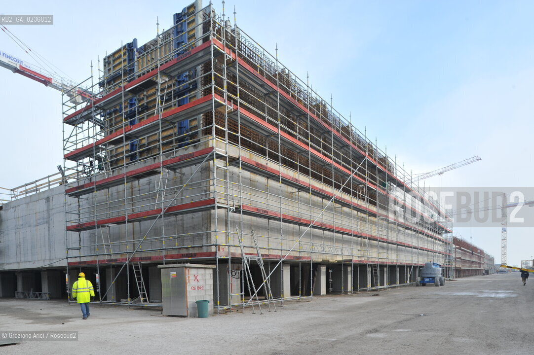 VENEZIA 15/12/10 - LAVORI ALLA BOCCA DI PORTO DI MALAMOCCO SICUREZZA  ©Graziano Arici/Rosebud2  CONSORZIO VENEZIA NUOVA