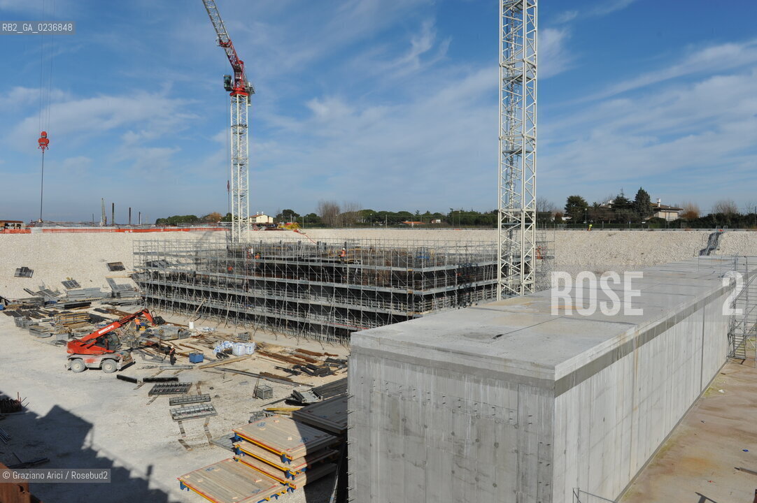 VENEZIA 3/2/11 - LAVORI IN CORSO ALLA BOCCA DI PORTO DI LIDO LATO TREPORTI ©Graziano Arici/Rosebud2 CONSORZIO VENEZIA NUOVA