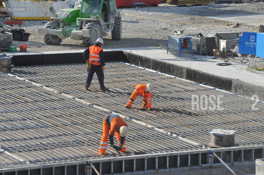 VENEZIA 3/2/11 - LAVORI IN CORSO ALLA BOCCA DI PORTO DI LIDO LATO TREPORTI ©Graziano Arici/Rosebud2 CONSORZIO VENEZIA NUOVA