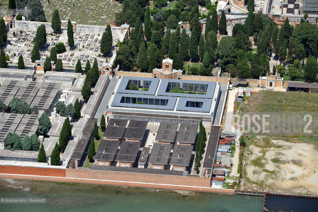 Venezia maggio 2011 - Foto Aerea Cimitero Isola di S.Michele ©Graziano Arici/Rosebud2.Venice mai 2011 - Aerial View of  Cimitery ©Graziano Arici/Rosebud2